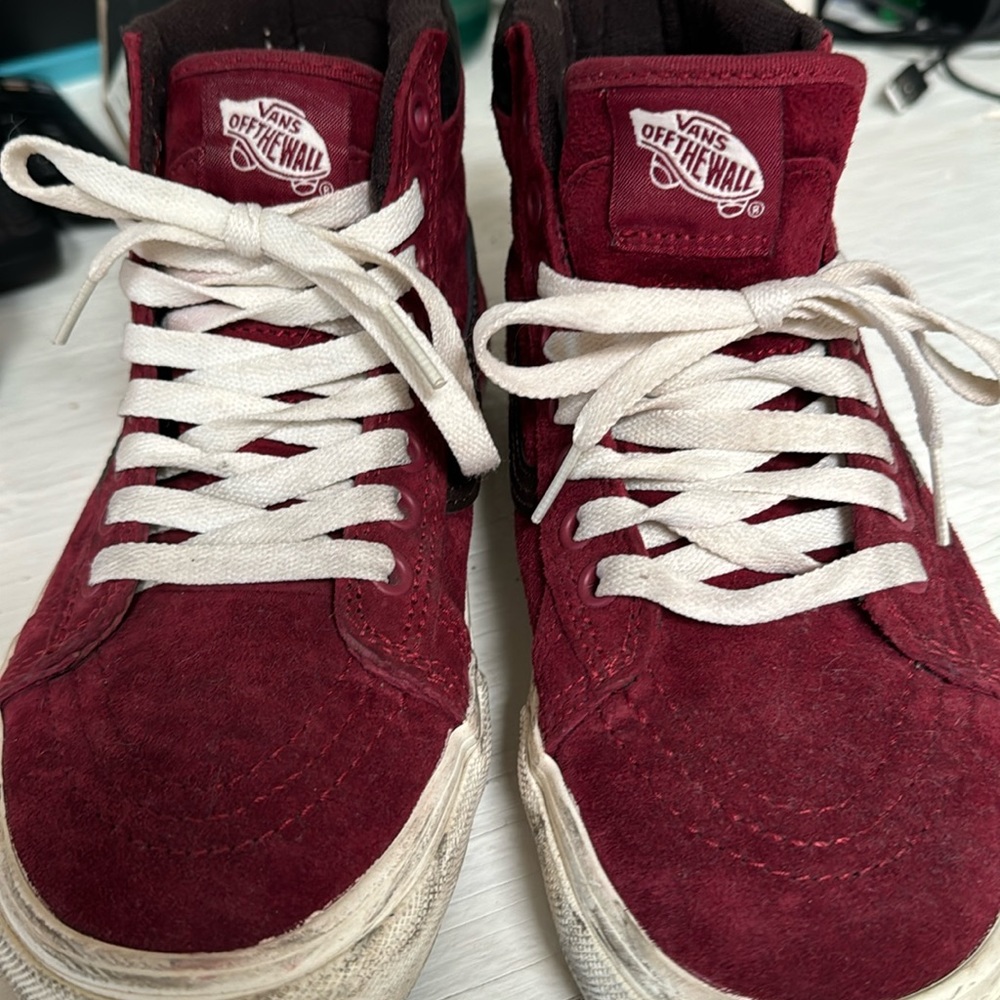 Women’s 7.5 dark cherry red suede Vans off the wall high tops.
